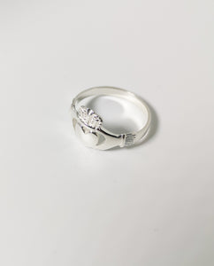 CLADDAGH RING (STERLING SILVER)